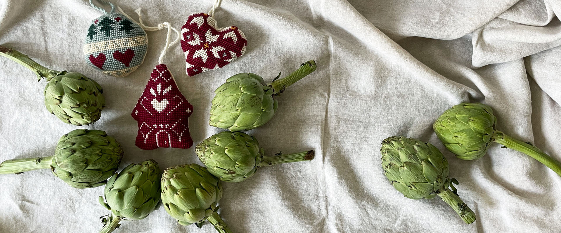 Borda tu Navidad con punto cruz