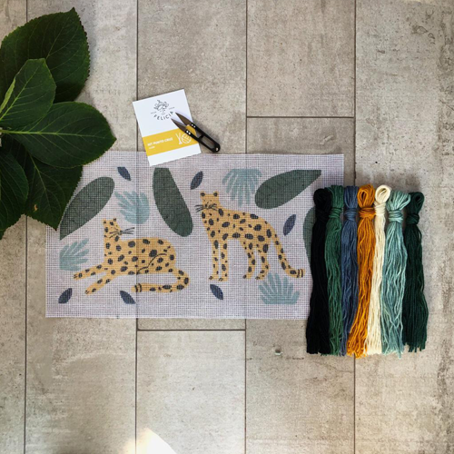 Kit Cojín punto cruz Wild Chitas